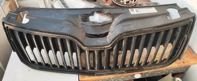 Лот: 20856867. Фото: 1. Решетка радиатора Skoda Rapid... Кузов