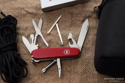 Лот: 7804701. Фото: 1. Швейцарский нож Victorinox Evolution... Ножи, топоры