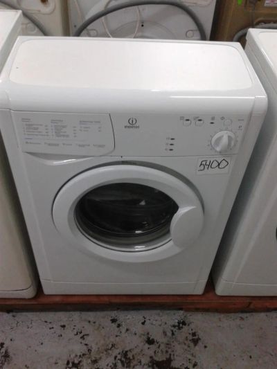 Лот: 4543328. Фото: 1. Стиральная машина Indesit WIU... Стиральные машины