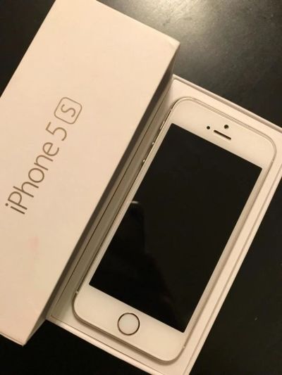 Лот: 10309434. Фото: 1. Iphone 5S Gold LTE Touch ID. Смартфоны