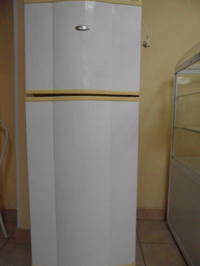 Лот: 10664065. Фото: 1. Холодильник Whirlpool. Холодильники, морозильные камеры