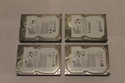 Лот: 5749060. Фото: 1. 4 диска по 1Tb Seagate. С гарантией... Жёсткие диски (HDD)