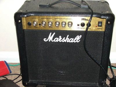 Лот: 917945. Фото: 1. Marshall MG15CD. Гитарные эффекты и комбоусилители