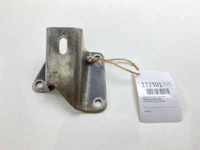 Лот: 25364670. Фото: 1. Кронштейн опоры двигателя Mazda... Двигатель и элементы двигателя