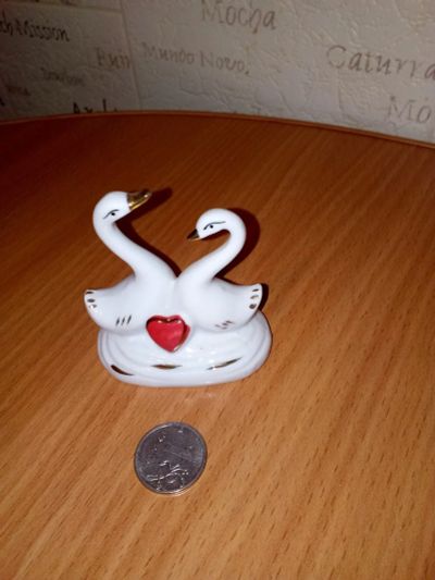 Лот: 13065335. Фото: 1. Сувенир лебеди 2. новые!!!. Фигурки, статуэтки