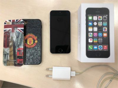 Лот: 11163795. Фото: 1. iPhone 5S 16Gb Space Grey. Смартфоны