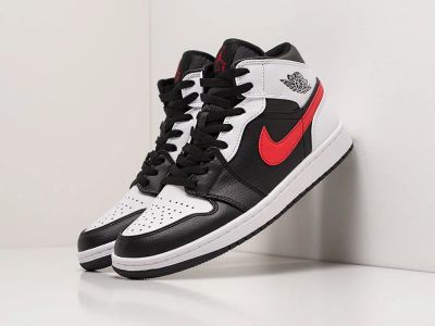 Лот: 18148406. Фото: 1. Кроссовки Nike Air Jordan 1 Mid... Кеды, кроссовки, слипоны