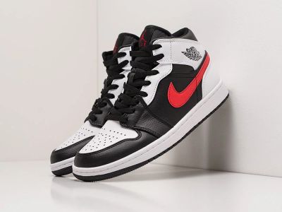 Лот: 18338359. Фото: 1. Кроссовки Nike Air Jordan 1 Mid... Кеды, кроссовки, слипоны