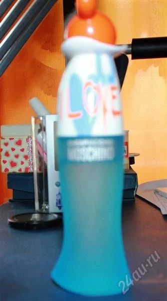 Лот: 1785816. Фото: 1. moschino love love оригинал 50... Женская парфюмерия