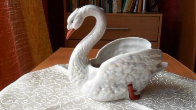 Лот: 5678853. Фото: 1. Ваза Лебедь. Фарфор, керамика