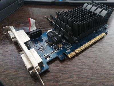 Лот: 15941860. Фото: 1. Asus GeForce 210. Видеокарты