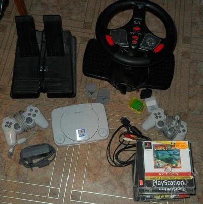 Лот: 1390801. Фото: 1. Playstation 1 + руль+3 джойстика... Игровые приставки, консоли