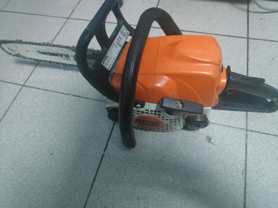 Лот: 25774505. Фото: 1. Бензопила Stihl 180. Бензо-, мотоинструмент