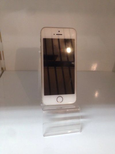 Лот: 10489901. Фото: 1. iPhone 5s 64Gb. Смартфоны