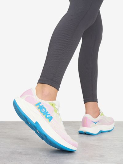 Лот: 25370108. Фото: 1. Кроссовки женские Hoka One One... Кеды, кроссовки, слипоны