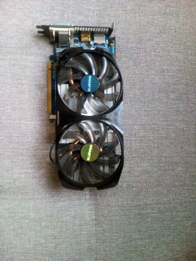 Лот: 12170036. Фото: 1. Видеокарта gigabyte GeForce GTX... Видеокарты