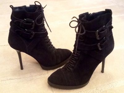 Лот: 11102599. Фото: 1. Шикарные замшевые ботильоны ZARA. Ботильоны, полусапожки