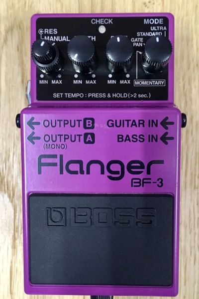 Лот: 15491353. Фото: 1. Boss BF-3 Flanger педаль эффектов... Гитарные эффекты и комбоусилители