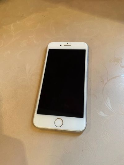 Лот: 15155122. Фото: 1. iPhone 8 64. Смартфоны