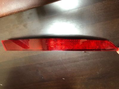 Лот: 17320566. Фото: 1. Габарит/Катафот AUDI A4 B9 (2015-... Оптика и освещение