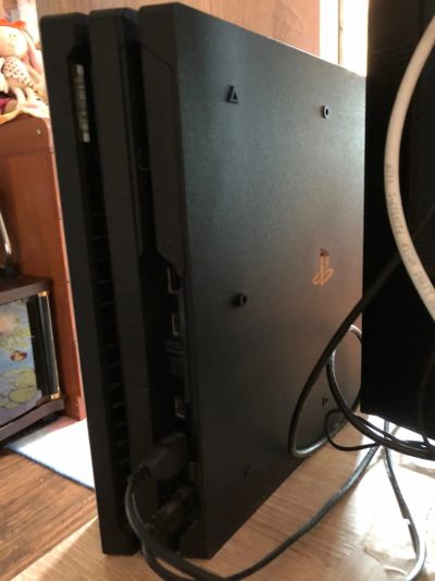 Лот: 16284406. Фото: 1. Playstation 4 Pro. Игры для консолей