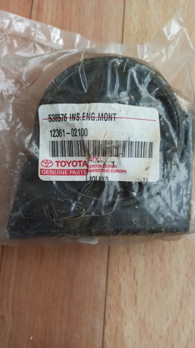 Лот: 16230240. Фото: 1. Подушка двигателя Toyota 12361-02100. Двигатель и элементы двигателя