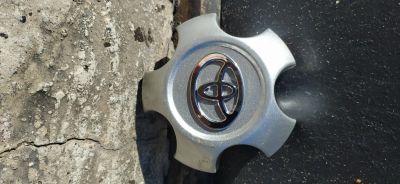 Лот: 23495504. Фото: 1. Центральный колпачок Toyota. Другое (автозапчасти)