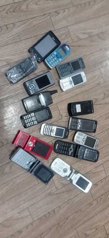 Лот: 18080481. Фото: 1. Sony Ericsson. Кнопочные мобильные телефоны