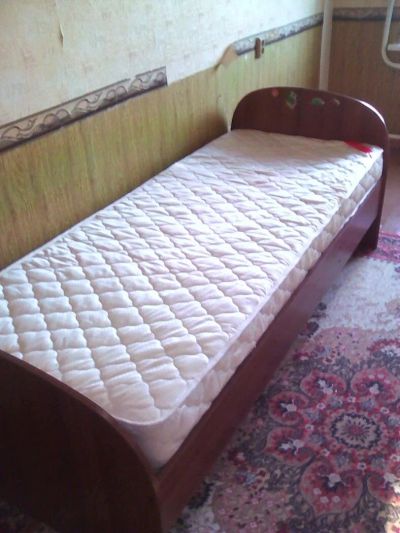 Лот: 9886661. Фото: 1. Кровать односпальная почти новая... Кровати