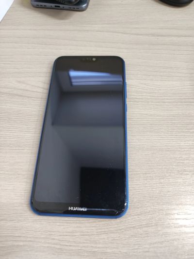 Лот: 19987107. Фото: 1. Телефон Huawei P20 Lite. Смартфоны