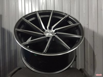 Лот: 11154458. Фото: 1. Vossen cvt ! 5\105 et35 черные... Диски