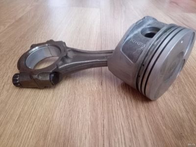 Лот: 14105253. Фото: 1. Поршни с пальцами и шатунами 5A-FE... Двигатель и элементы двигателя