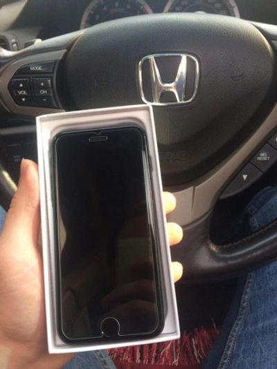 Лот: 9841961. Фото: 1. IPhone 7 32GB. Смартфоны