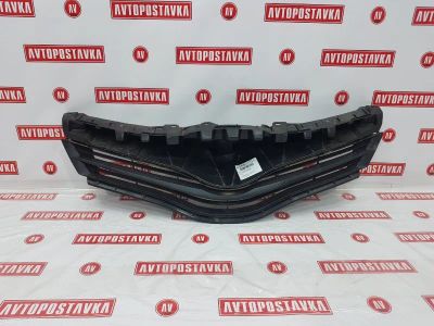 Лот: 20898858. Фото: 1. Решетка радиатора Toyota Vitz... Кузов
