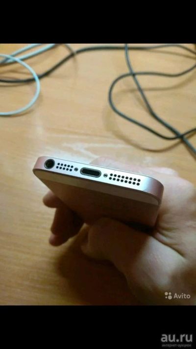 Лот: 13413642. Фото: 1. iphone SE32gd. Смартфоны