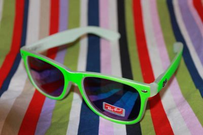 Лот: 4011867. Фото: 1. Очки Ray Ban Салатовые с зеркальными... Очки солнцезащитные