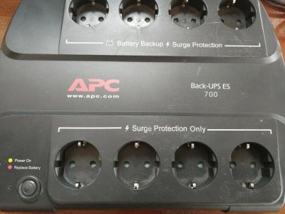 Лот: 16279327. Фото: 1. APC Back-UPS 700 (Не исправен). ИБП, аккумуляторы для ИБП