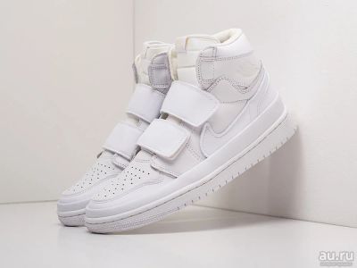 Лот: 17337209. Фото: 1. Кроссовки Nike Air Jordan 1 High... Кеды, кроссовки, слипоны