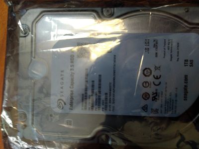 Лот: 12668775. Фото: 1. Sas HDD Seagate 1Tb (серверный... Жёсткие диски (HDD)