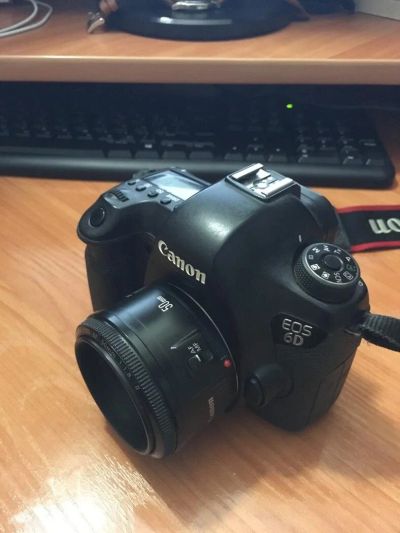 Лот: 10514222. Фото: 1. Canon EOS 6D + объектив Canon... Цифровые зеркальные
