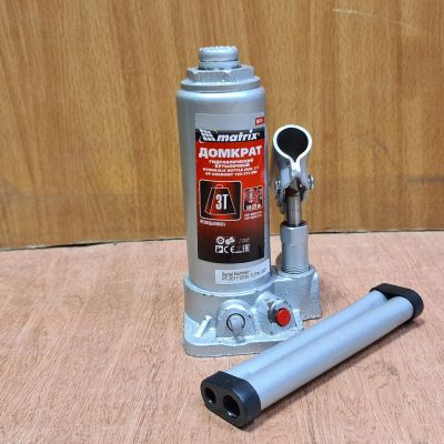 Лот: 12822170. Фото: 1. Домкрат гидравлический бутылочный... Домкраты