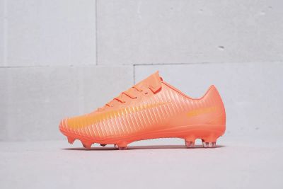 Лот: 11618474. Фото: 1. Футбольная обувь Nike Mercurial... Кеды, кроссовки, слипоны
