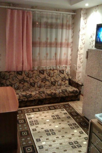 Лот: 9457217. Фото: 1. Продам гостинку 12кв. Паровозная... Квартиры, студии