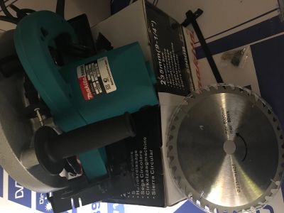 Лот: 12204394. Фото: 1. Новая циркулярная пила makita... Электроинструмент