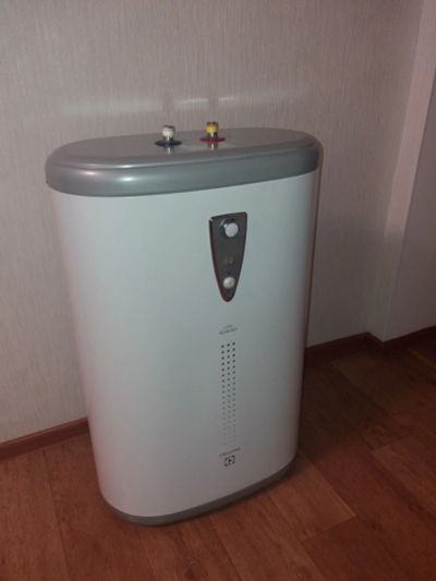 Лот: 14216282. Фото: 1. водонагреватель Electrolux EWH80... Водонагреватели, бойлеры