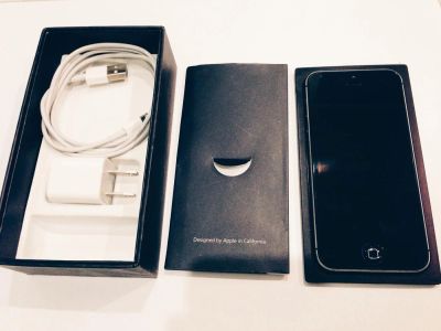 Лот: 5157703. Фото: 1. Iphone 5/"5s" black 32gb. Смартфоны