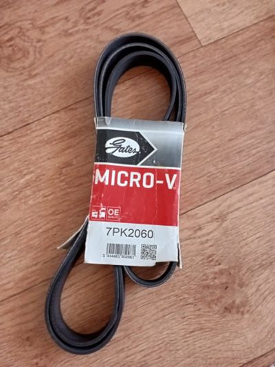 Лот: 17690851. Фото: 1. Приводной ремень Gates 7PK2060. Двигатель и элементы двигателя