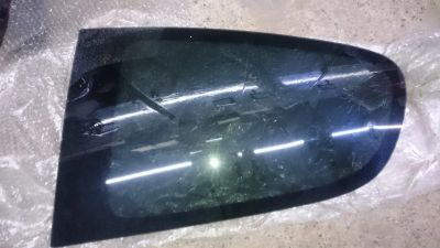 Лот: 12159303. Фото: 1. Стекло боковое Peugeot 107. Кузов