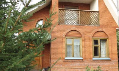 Лот: 7290003. Фото: 1. Дача из кирпича, с новой баней... Дачи