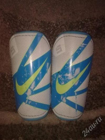 Лот: 2216466. Фото: 1. Футбольные щитки Nike. Другое (спортивные товары)